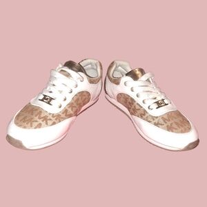 WOMEN'S MICHAEL KORS MONYKA  LOW CUT SNEAKER SZ 2